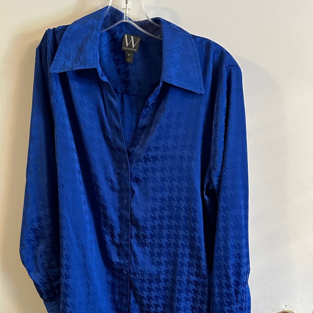 Worthington women long sleeve button down  Blue Shirt